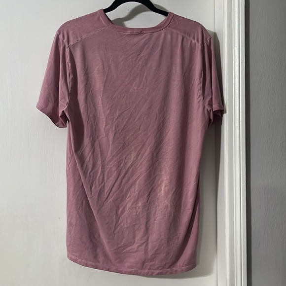 Lululemon Men Relaxed-Fit Workout Short-Sleeve Shirt - Picture 2 of 5